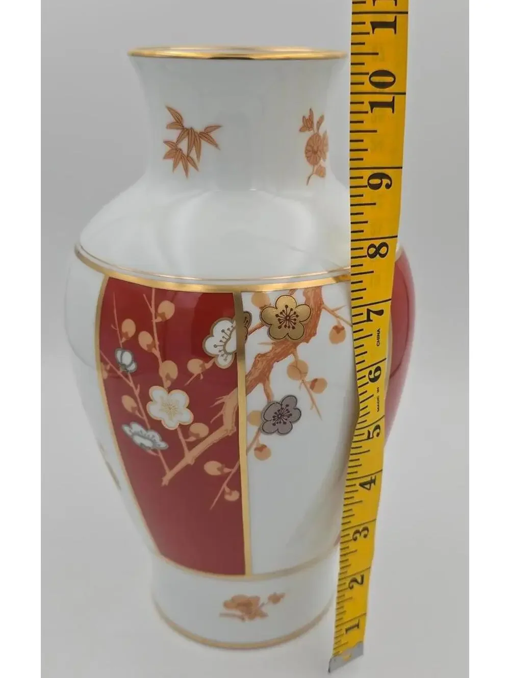 Rare and Limited Vintage Vase of the Noble Plum Blossom Franklin Mint 1978